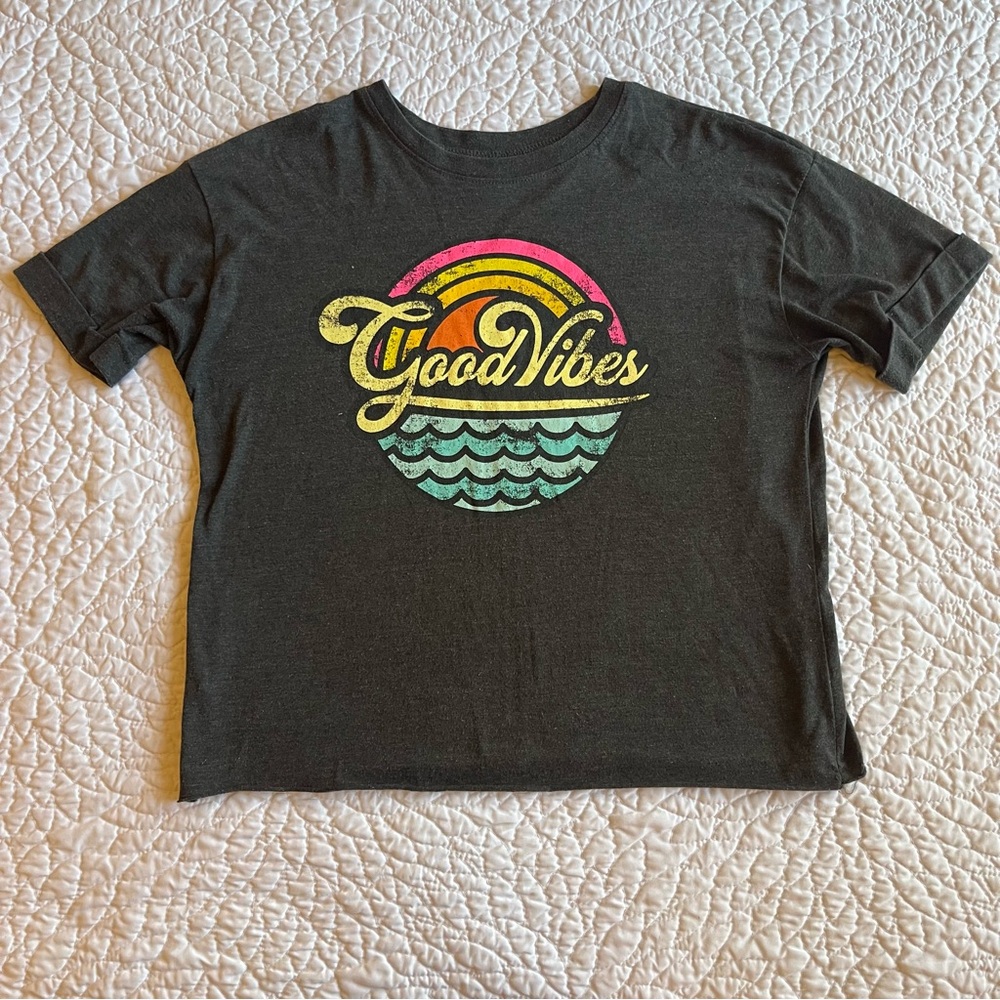 Good vibes cropped shirt